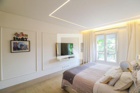 Casa de condomínio à venda com 550m², 5 quartos e 5 vagas Casa de condomínio à venda com 550m², 5 quartos e 5 vagasSuíte 3