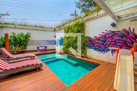 Casa de condomínio à venda com 550m², 5 quartos e 5 vagas Casa de condomínio à venda com 550m², 5 quartos e 5 vagasPiscina