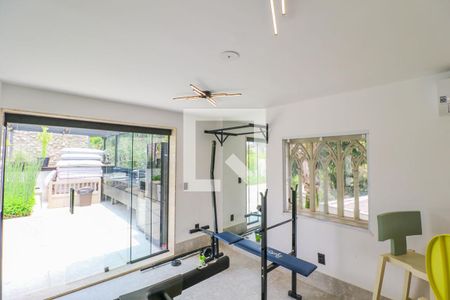 Casa de condomínio à venda com 550m², 5 quartos e 5 vagas Casa de condomínio à venda com 550m², 5 quartos e 5 vagasAcademia