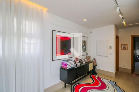 Casa de condomínio à venda com 550m², 5 quartos e 5 vagas Casa de condomínio à venda com 550m², 5 quartos e 5 vagasHall Quartos