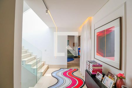 Casa de condomínio à venda com 550m², 5 quartos e 5 vagas Casa de condomínio à venda com 550m², 5 quartos e 5 vagasHall Quartos