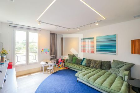 Casa de condomínio à venda com 550m², 5 quartos e 5 vagas Casa de condomínio à venda com 550m², 5 quartos e 5 vagasSala de TV