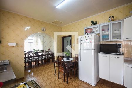 Casa à venda com 348m², 2 quartos e 6 vagas Casa à venda com 348m², 2 quartos e 6 vagasCozinha