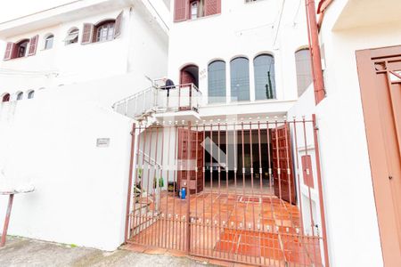 Casa à venda com 168m², 3 quartos e 3 vagas Casa à venda com 168m², 3 quartos e 3 vagasFachada