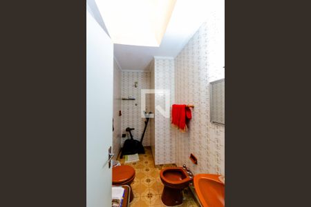 Casa à venda com 168m², 3 quartos e 3 vagas Casa à venda com 168m², 3 quartos e 3 vagasBanheiro