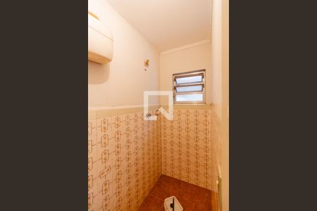 Casa à venda com 168m², 3 quartos e 3 vagas Casa à venda com 168m², 3 quartos e 3 vagasBanheiro de Serviço