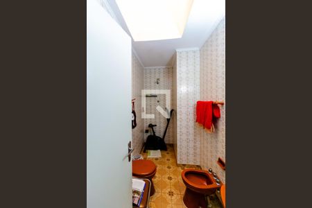 Casa à venda com 168m², 3 quartos e 3 vagas Casa à venda com 168m², 3 quartos e 3 vagasBanheiro