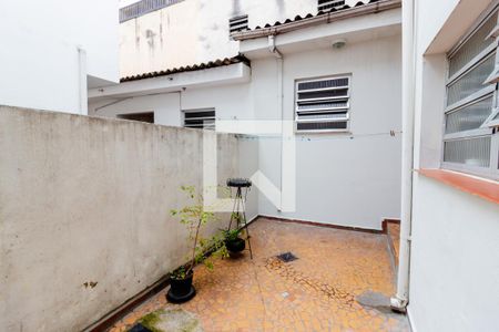Casa à venda com 168m², 3 quartos e 3 vagas Casa à venda com 168m², 3 quartos e 3 vagasQuintal