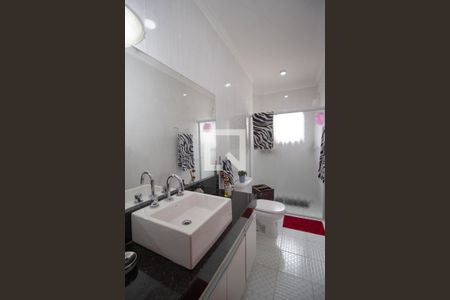 Casa à venda com 160m², 3 quartos e 4 vagas Casa à venda com 160m², 3 quartos e 4 vagasBanheiro da Suíte