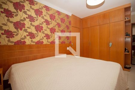 Casa à venda com 160m², 3 quartos e 4 vagas Casa à venda com 160m², 3 quartos e 4 vagasQuarto 1 - Suíte