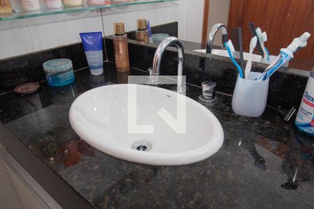 Casa à venda com 160m², 3 quartos e 4 vagas Casa à venda com 160m², 3 quartos e 4 vagasBanheiro