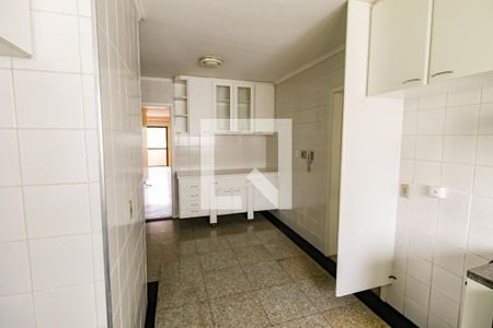 Apartamento à venda com 176m², 3 quartos e 3 vagasCozinha - Armários