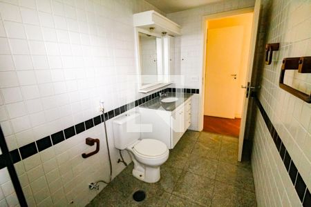 Apartamento à venda com 176m², 3 quartos e 3 vagasBanheiro da Suíte