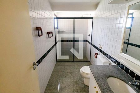 Apartamento à venda com 176m², 3 quartos e 3 vagasBanheiro da Suíte