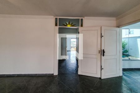 Casa à venda com 293m², 3 quartos e 4 vagas Casa à venda com 293m², 3 quartos e 4 vagassala