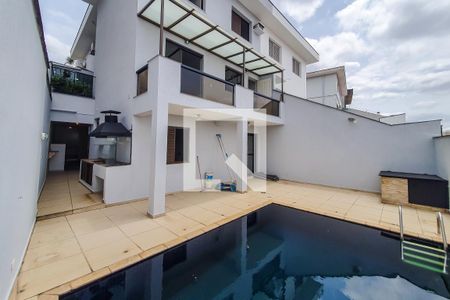 Casa à venda com 293m², 3 quartos e 4 vagas Casa à venda com 293m², 3 quartos e 4 vagasPiscina