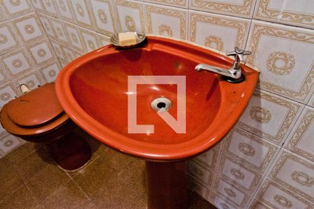 Casa à venda com 14m², 3 quartos e 4 vagas Casa à venda com 14m², 3 quartos e 4 vagasBanheiro de Serviço