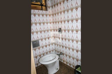 Casa à venda com 350m², 3 quartos e 2 vagasLavabo