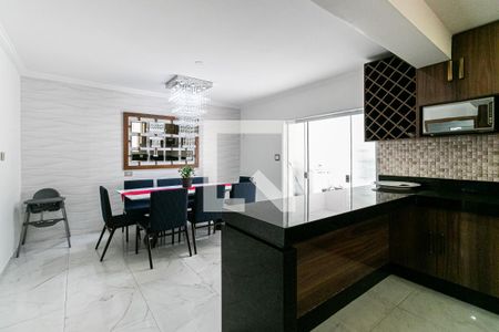 Casa à venda com 500m², 4 quartos e 4 vagas Casa à venda com 500m², 4 quartos e 4 vagasCozinha