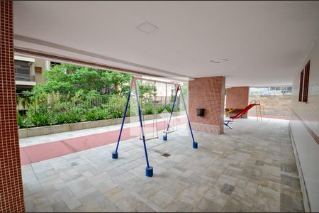 Apartamento à venda com 74m², 2 quartos e 1 vagaÁrea Comum - Playground