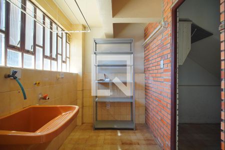 Casa à venda com 200m², 3 quartos e 2 vagasÁrea de Serviço