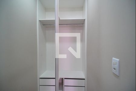 Casa à venda com 200m², 3 quartos e 2 vagasCloset da suíte