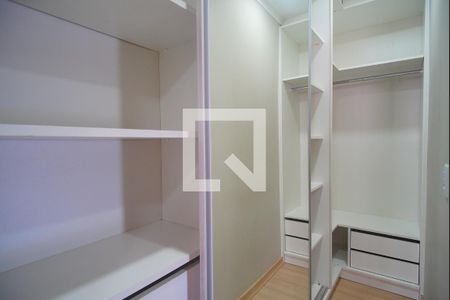 Casa à venda com 200m², 3 quartos e 2 vagasCloset da suíte