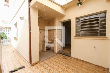 Casa à venda com 120m², 4 quartos e 2 vagas Casa à venda com 120m², 4 quartos e 2 vagasQuintal