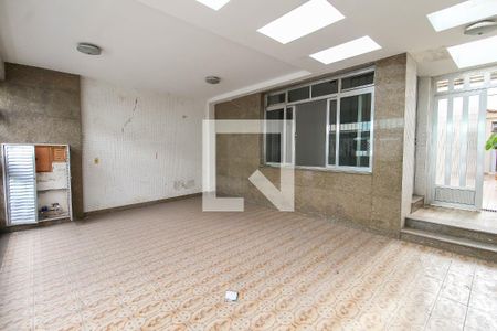 Casa à venda com 120m², 4 quartos e 2 vagas Casa à venda com 120m², 4 quartos e 2 vagasGaragem
