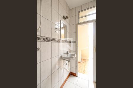 Casa à venda com 120m², 4 quartos e 2 vagas Casa à venda com 120m², 4 quartos e 2 vagasBanheiro de Serviço