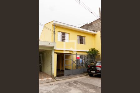 Casa à venda com 219m², 4 quartos e 3 vagas Casa à venda com 219m², 4 quartos e 3 vagasFachada