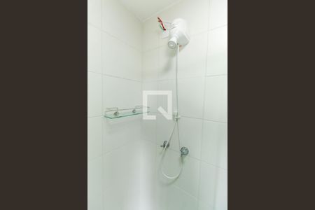 Banheiro de kitnet/studio para alugar com 1 quarto, 19m² em Brás, São Paulo