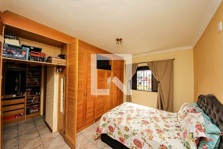 Casa à venda com 500m², 5 quartos e 4 vagas Casa à venda com 500m², 5 quartos e 4 vagasQuarto