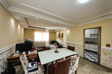 Casa à venda com 500m², 5 quartos e 4 vagas Casa à venda com 500m², 5 quartos e 4 vagasSala