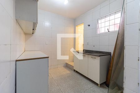 Casa à venda com 95m², 2 quartos e 2 vagas Casa à venda com 95m², 2 quartos e 2 vagasCozinha da Edícula