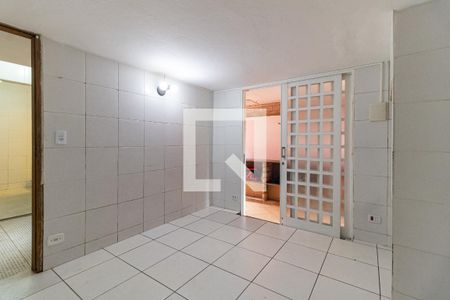 Casa à venda com 95m², 2 quartos e 2 vagas Casa à venda com 95m², 2 quartos e 2 vagasQuarto da Edícula