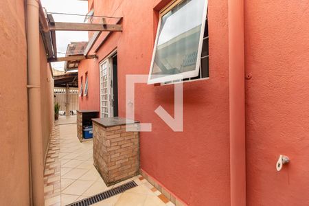Casa à venda com 95m², 2 quartos e 2 vagas Casa à venda com 95m², 2 quartos e 2 vagasCorredor Lateral