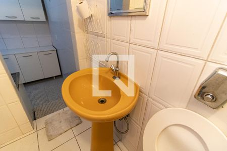 Casa à venda com 95m², 2 quartos e 2 vagas Casa à venda com 95m², 2 quartos e 2 vagasBanheiro da Edícula