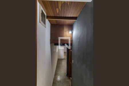 Casa à venda com 95m², 2 quartos e 2 vagas Casa à venda com 95m², 2 quartos e 2 vagasEscada