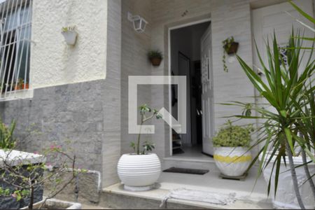 Apartamento à venda com 90m², 2 quartos e sem vagaFachada