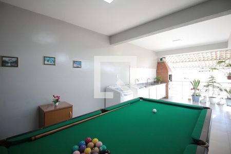 Casa à venda com 220m², 4 quartos e 2 vagasSala de TV