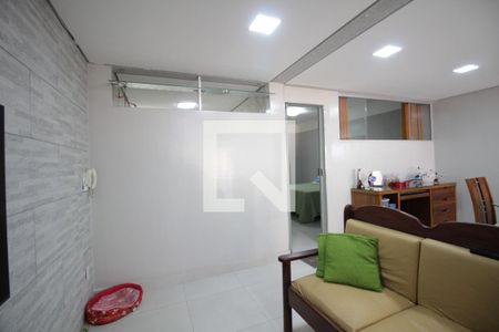 Casa à venda com 220m², 4 quartos e 2 vagasSala de TV