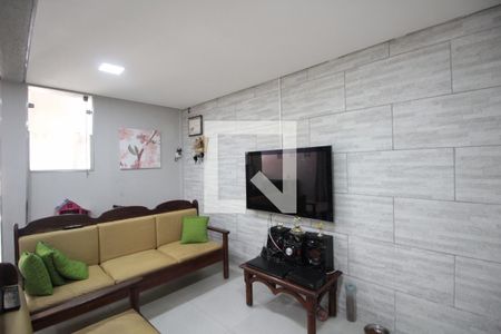 Casa à venda com 220m², 4 quartos e 2 vagasSala de TV