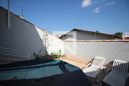 Casa à venda com 220m², 4 quartos e 2 vagasArea Externa