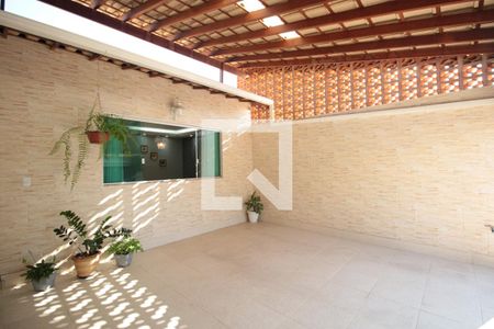 Casa à venda com 220m², 4 quartos e 2 vagasGaragem