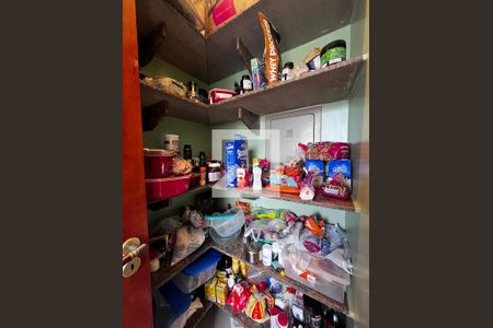 Casa à venda com 352m², 4 quartos e 4 vagasCozinha