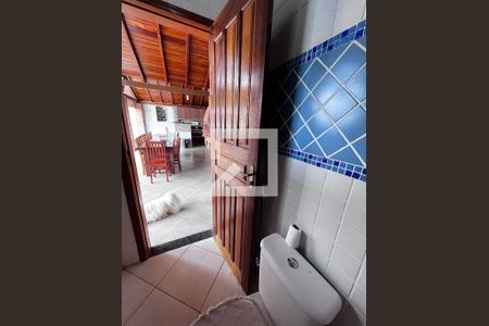 Casa à venda com 352m², 4 quartos e 4 vagasBanheiro