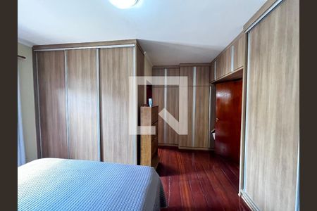 Casa à venda com 352m², 4 quartos e 4 vagasQuarto 2