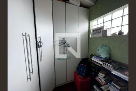 Casa à venda com 352m², 4 quartos e 4 vagasQuarto de Serviço