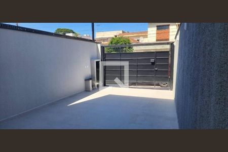 Casa à venda com 114m², 3 quartos e 4 vagas